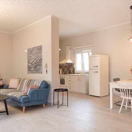 Villa Lefko'S House- Contemporary, Fully Renovated House Kassiopi Exterior foto