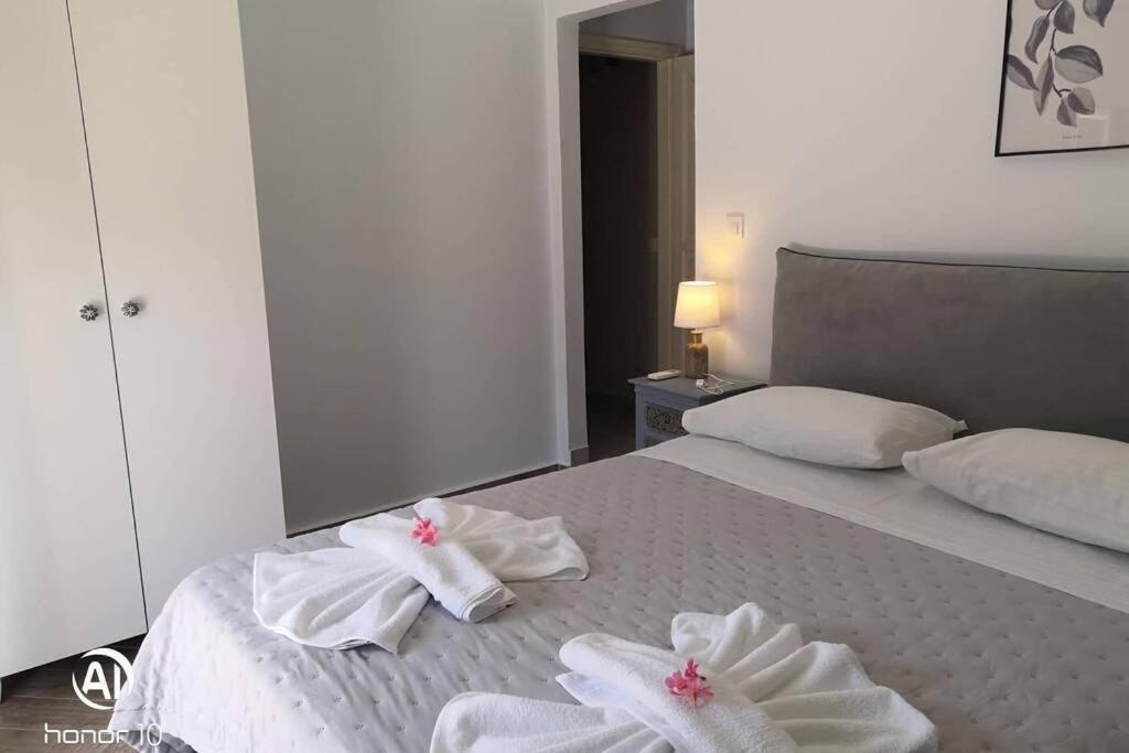 Villa Lefko'S House- Contemporary, Fully Renovated House Kassiopi Exterior foto
