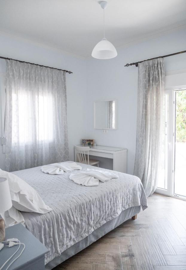 Villa Lefko'S House- Contemporary, Fully Renovated House Kassiopi Exterior foto